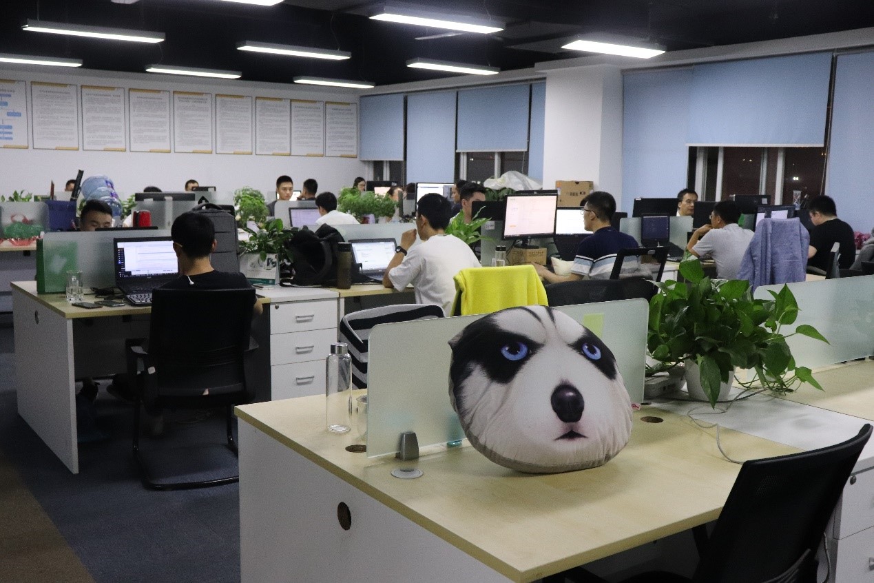 夜幕降一时，看得见的光