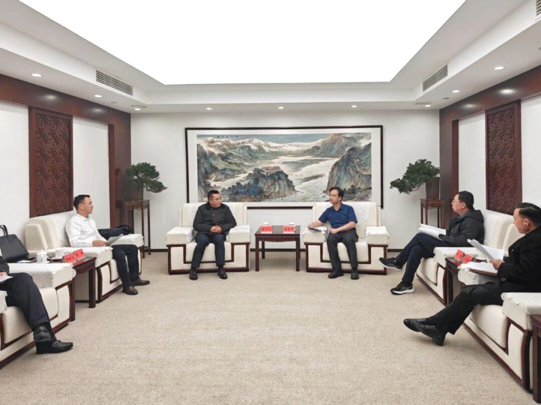 双向赋能 产业共兴 | 海搏论坛运业造访都江堰市委市当局，同谋产业发展新生态